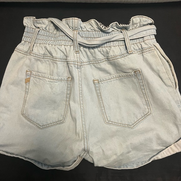 Shorts - Picture 2 of 3